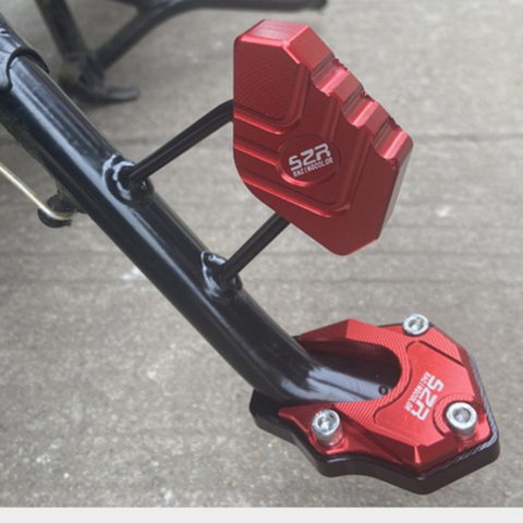 バイクとスクーター用の駐車サポート — 安定していて実用的